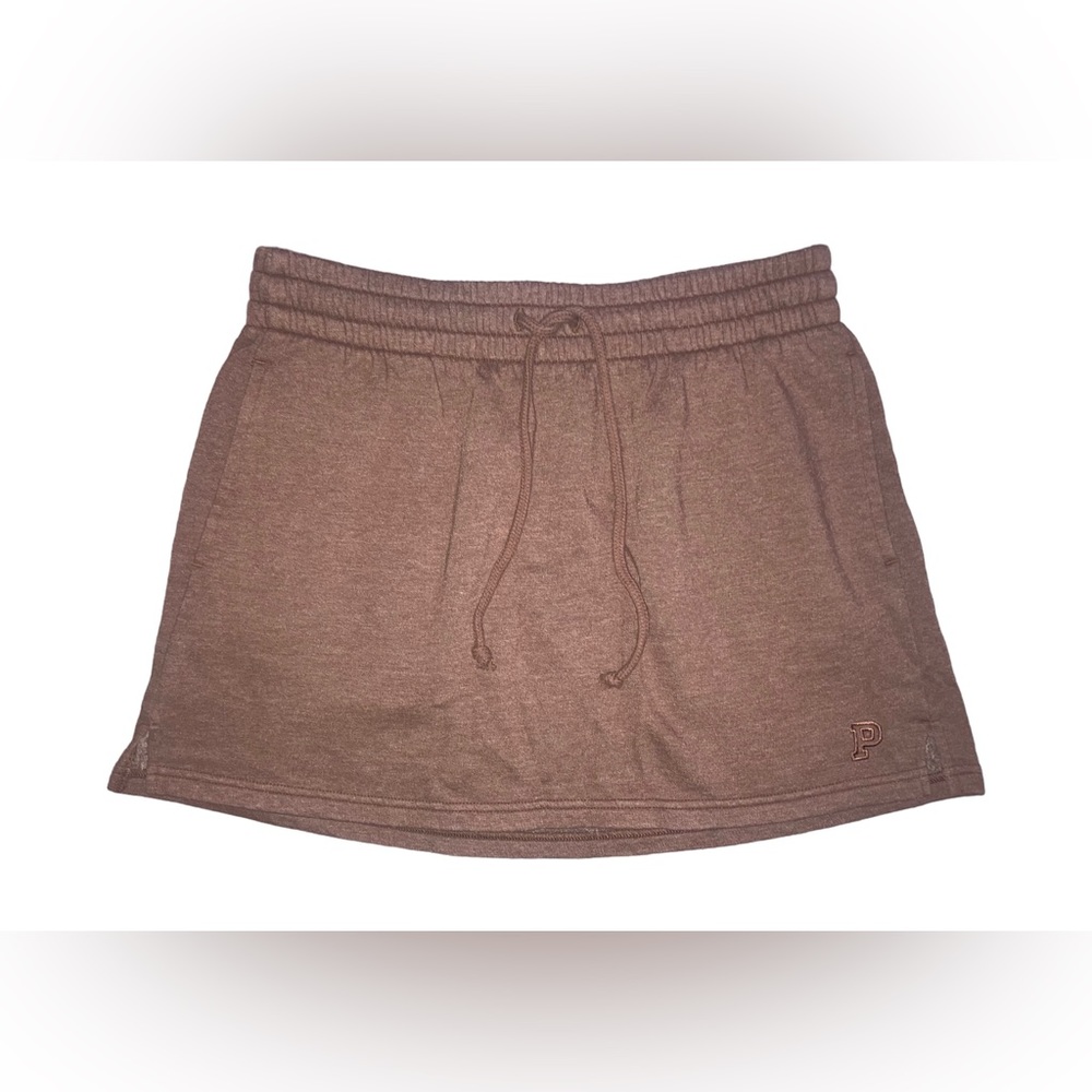 🛍️ NWOT VS PINK Fleece Skirt